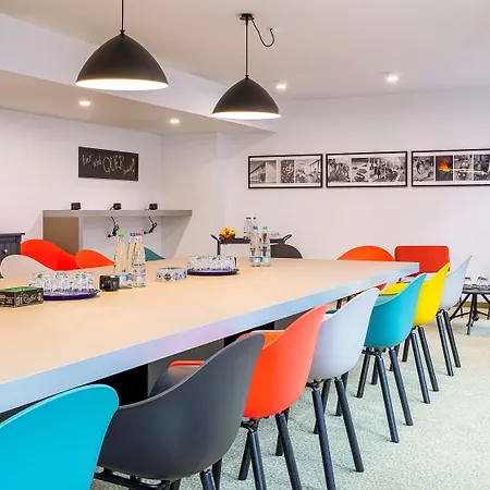 Ibis Styles 3* פורצהיים